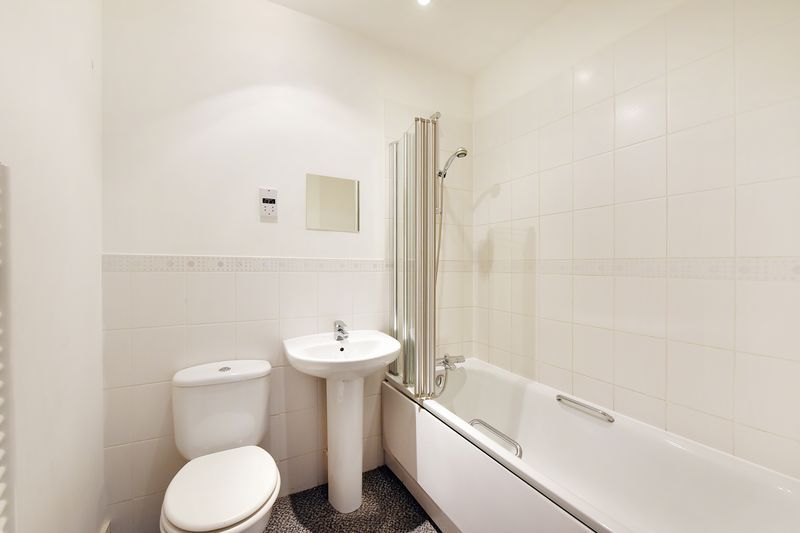 Room Hither Green Lane in Greater London