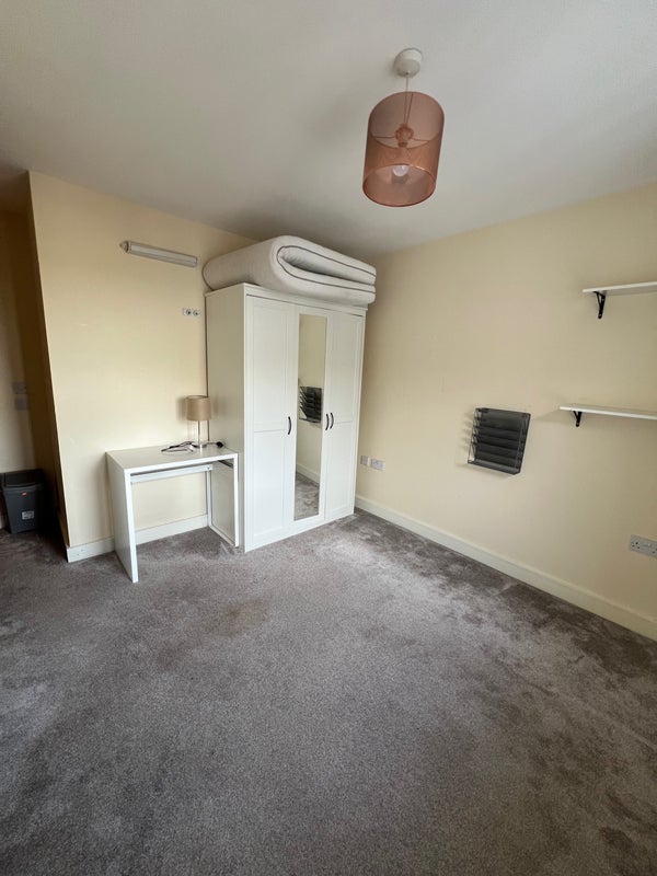 Room Hither Green Lane in Greater London