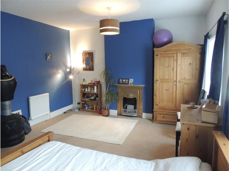 Room Lower Addiscombe Road in Greater London