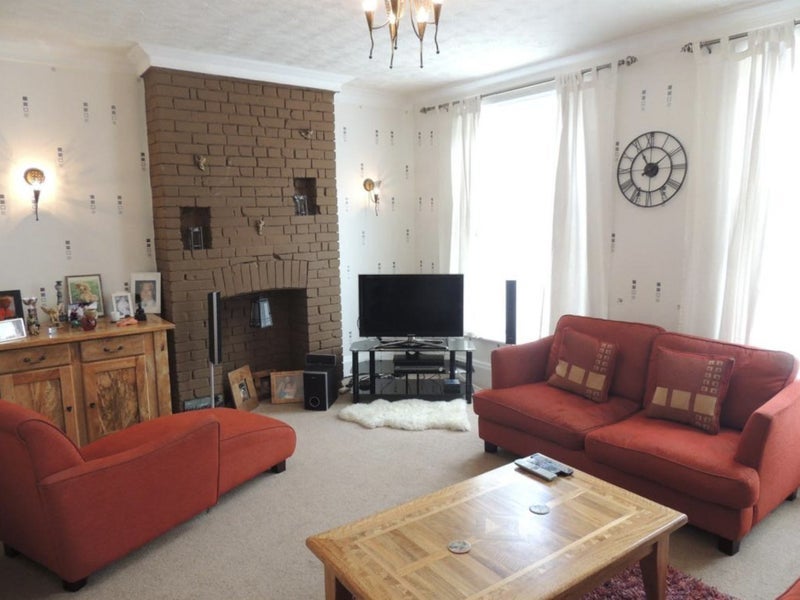 Room Lower Addiscombe Road in Greater London