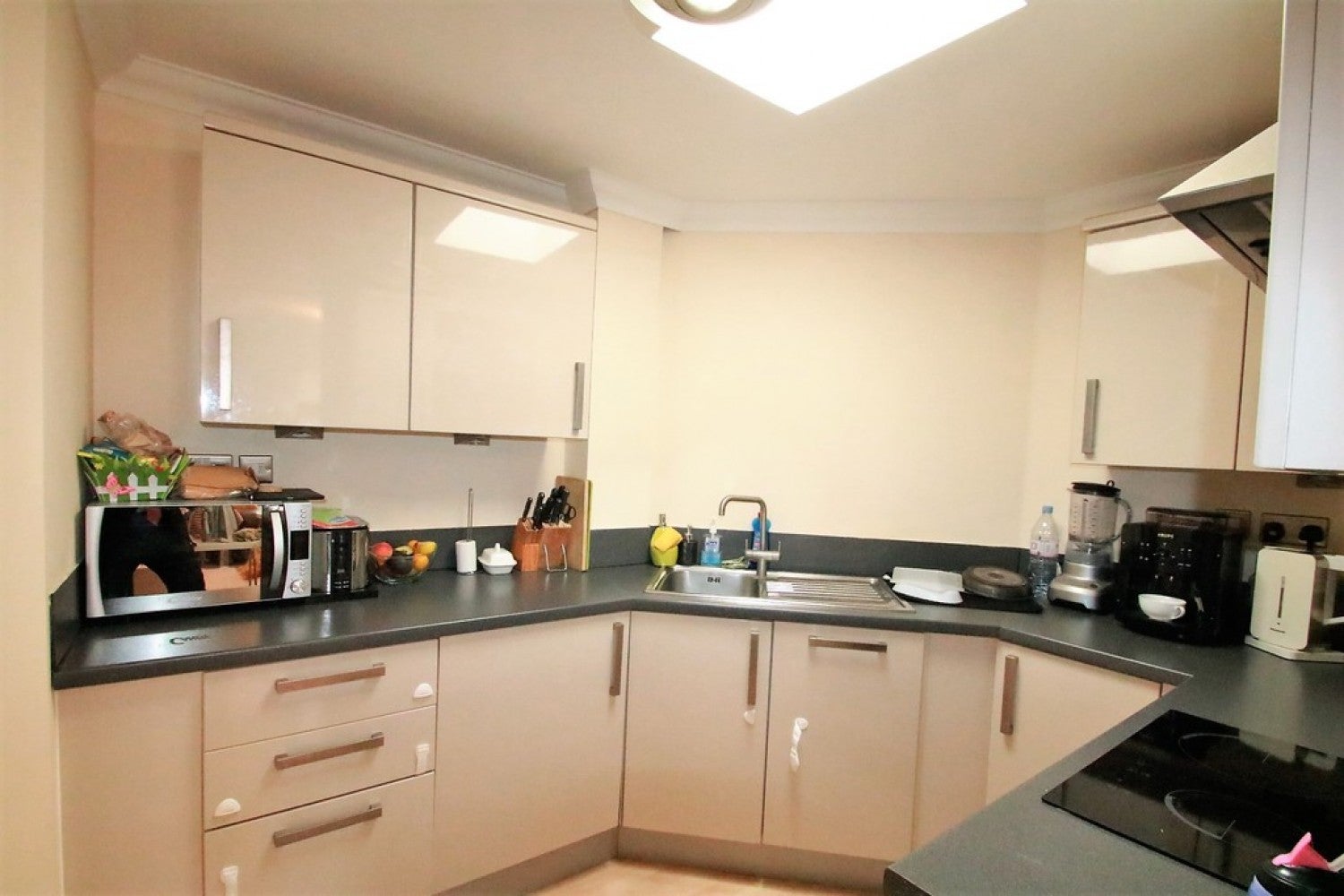 Flat Cherry Orchard Road in Greater London
