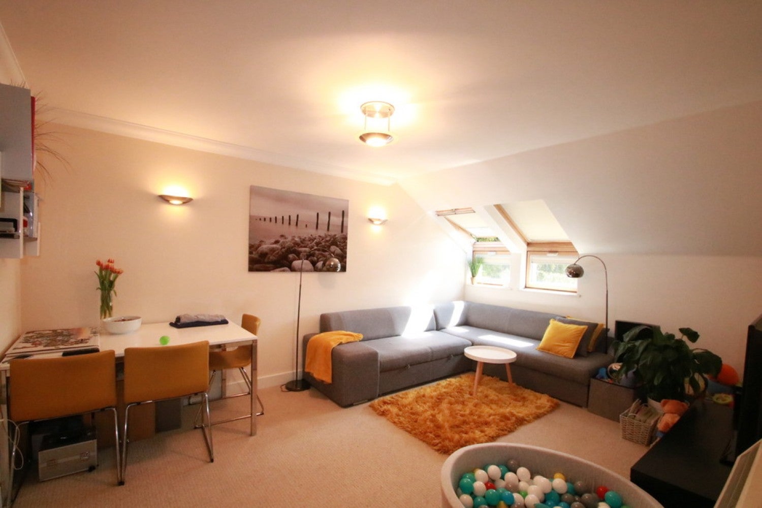 Flat Cherry Orchard Road in Greater London