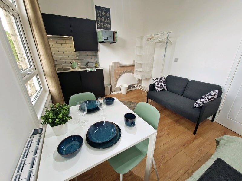 Flat Sandringham Road in Greater London