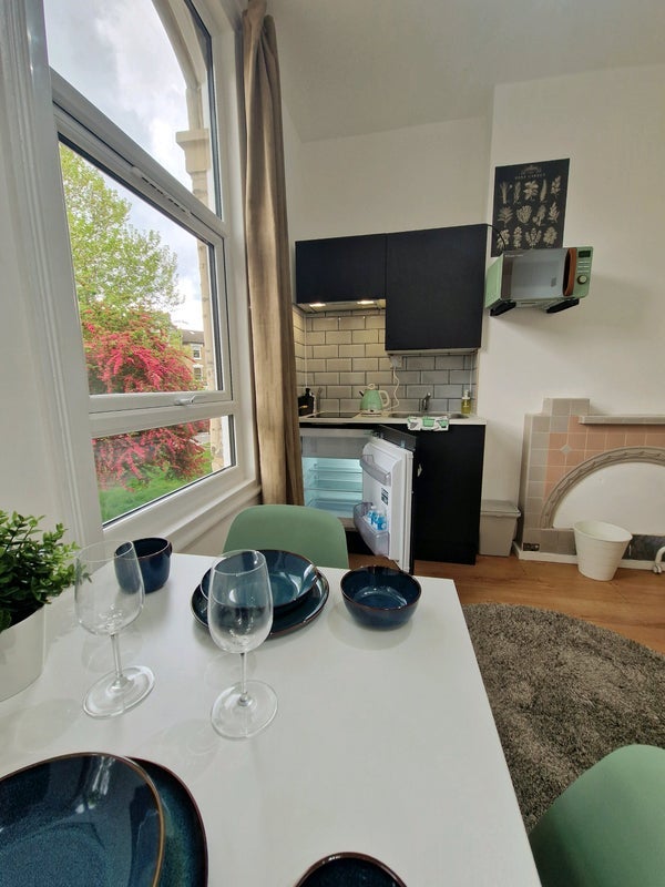 Flat Sandringham Road in Greater London