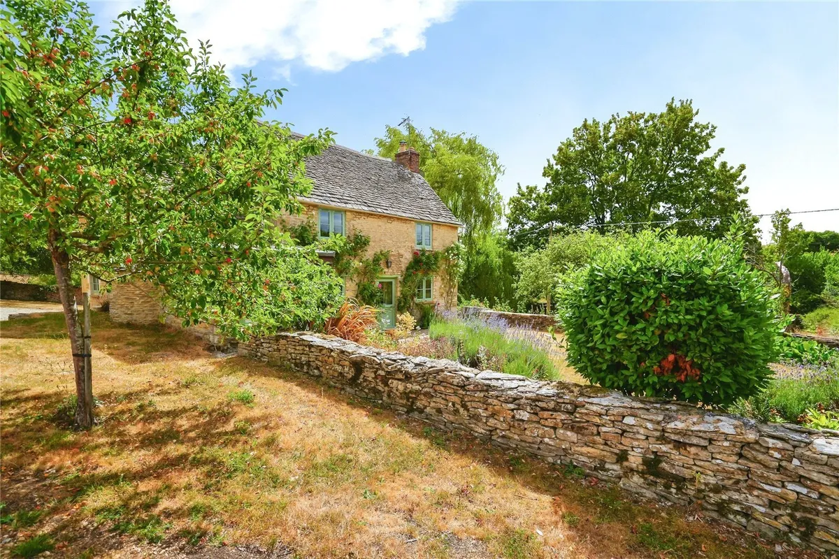 House Pebble Court in West Oxfordshire