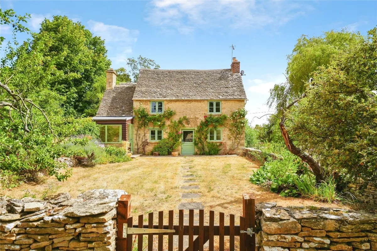House Pebble Court in West Oxfordshire