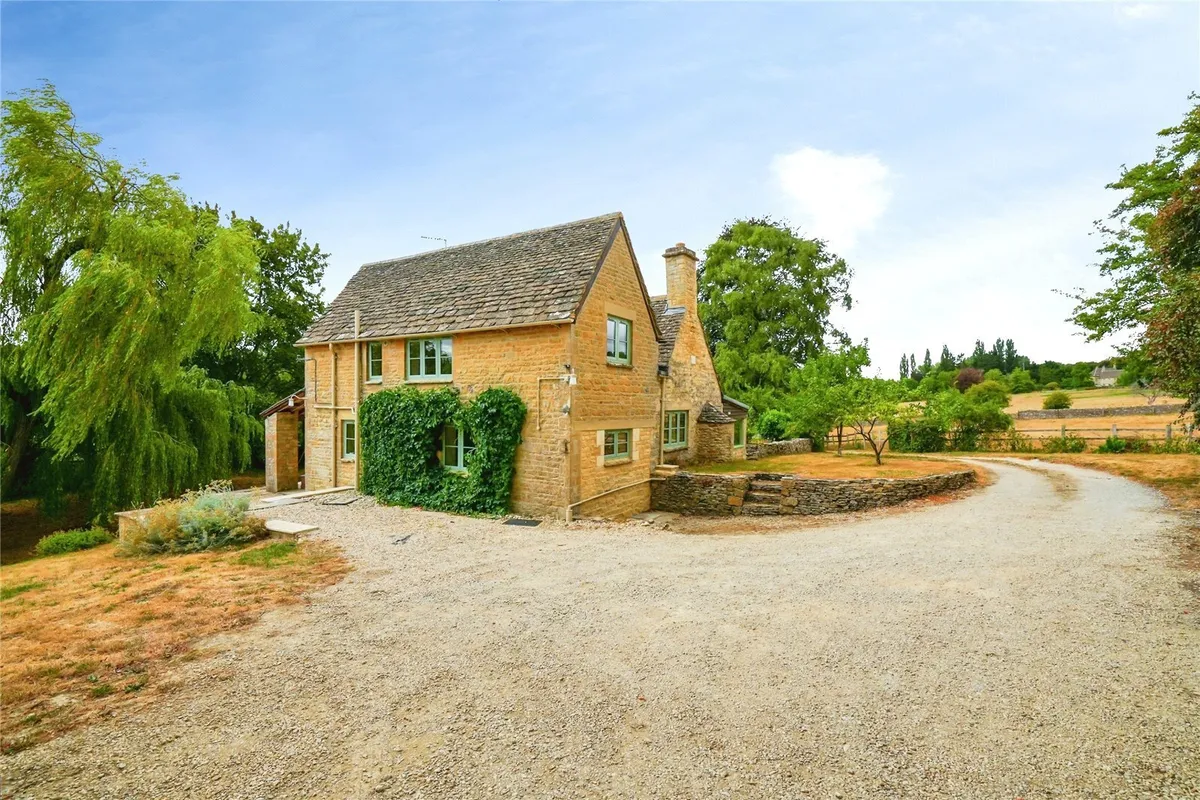 House Pebble Court in West Oxfordshire