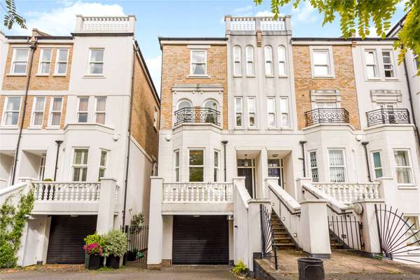 House Lonsdale Road in Greater London