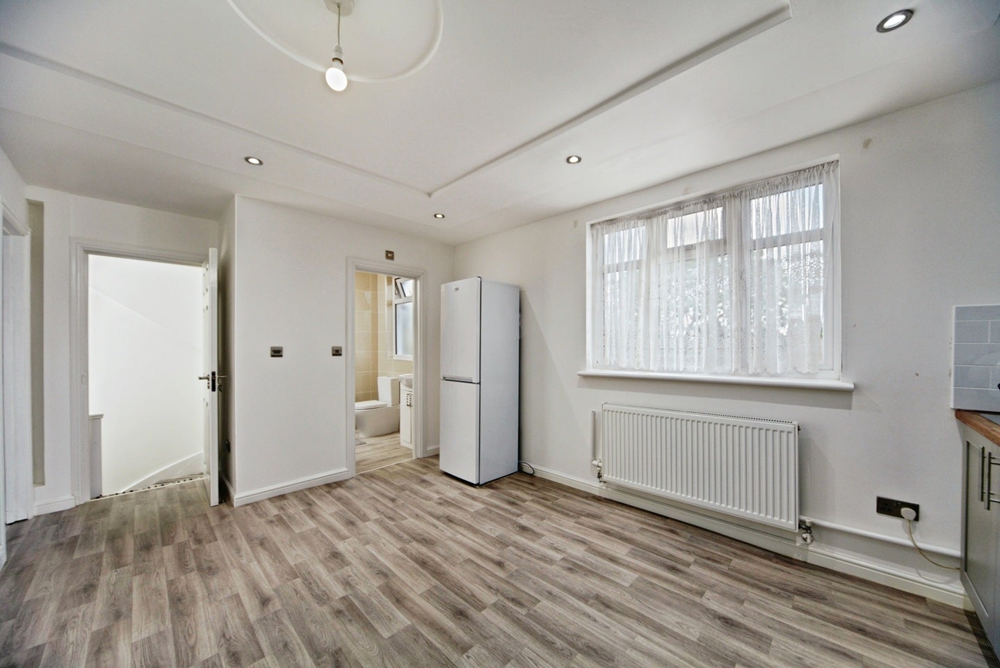 Flat Briar Avenue in Greater London