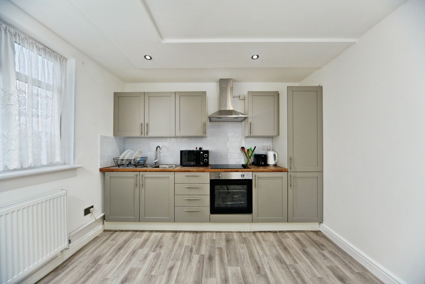 Flat Briar Avenue in Greater London