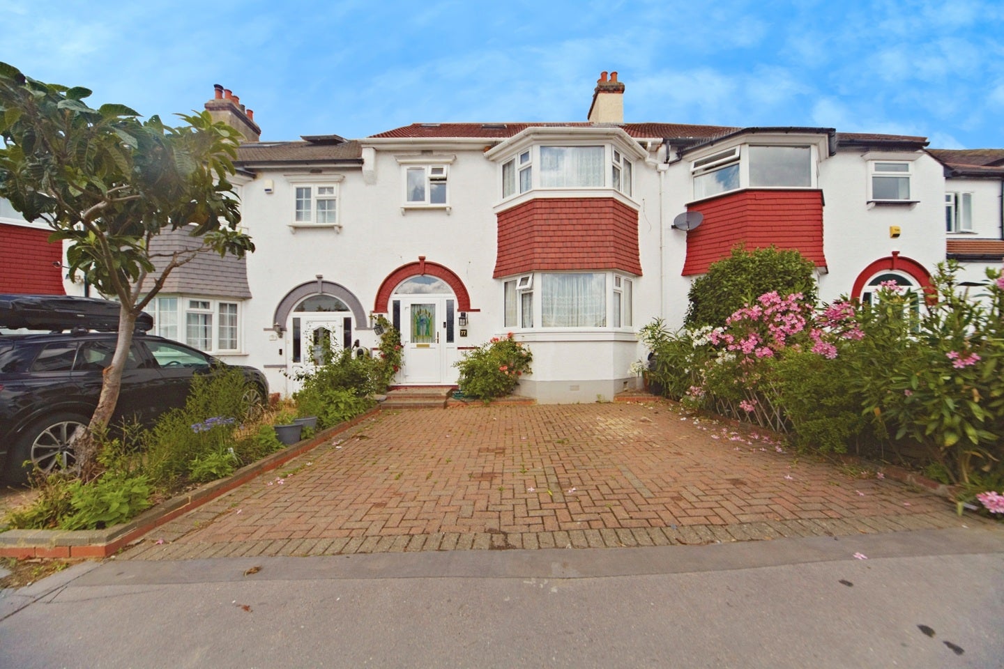 Flat Briar Avenue in Greater London