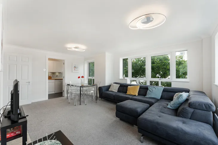 Flat Stewart Street in Greater London