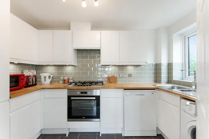 Flat Stewart Street in Greater London