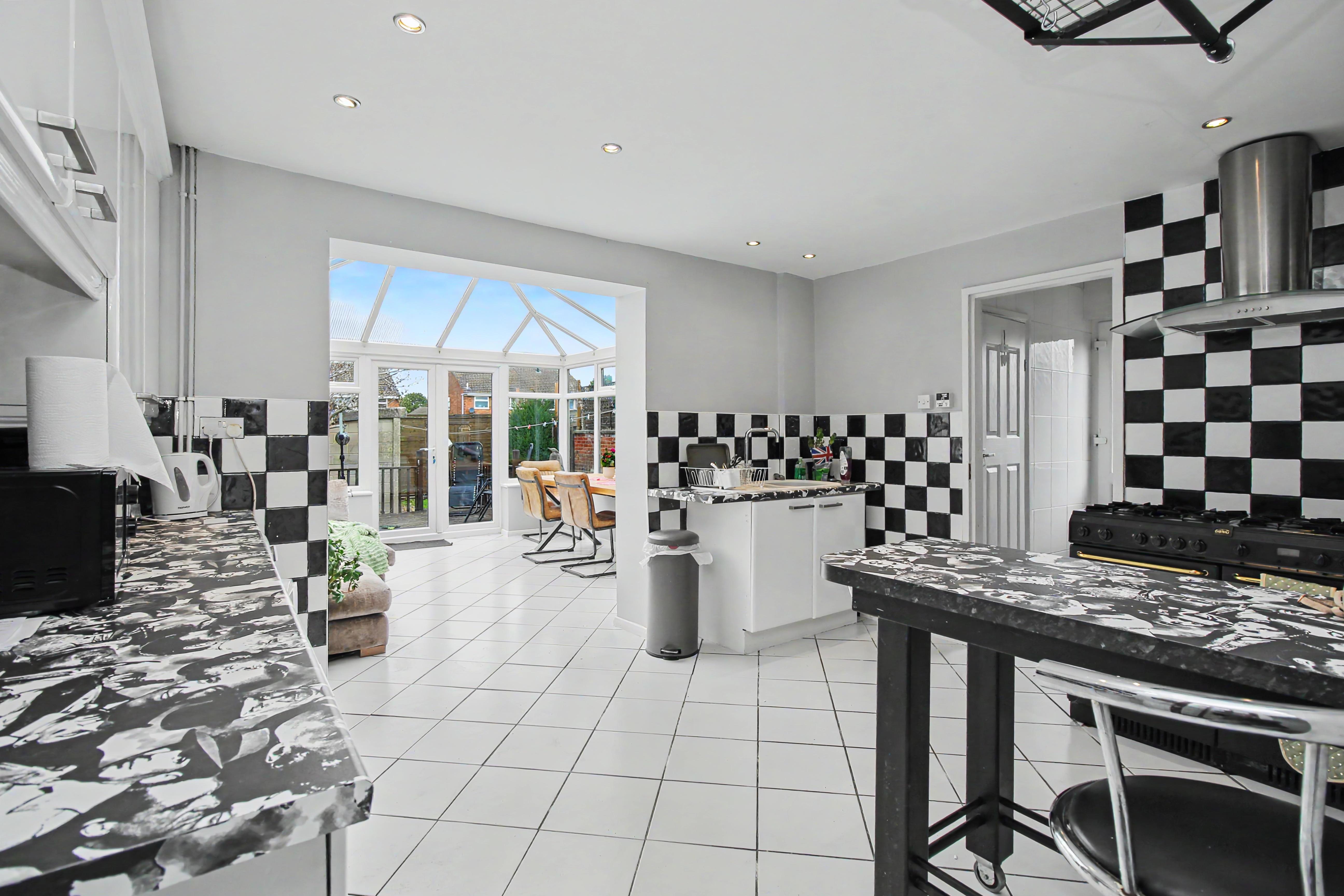 House Heron Avenue in Thrapston