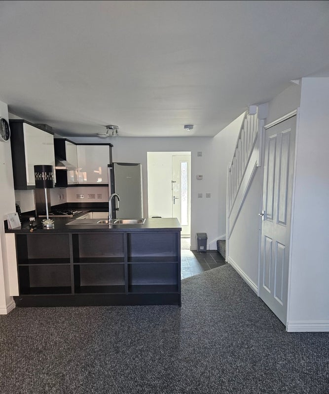Room Portland Drive in Barry