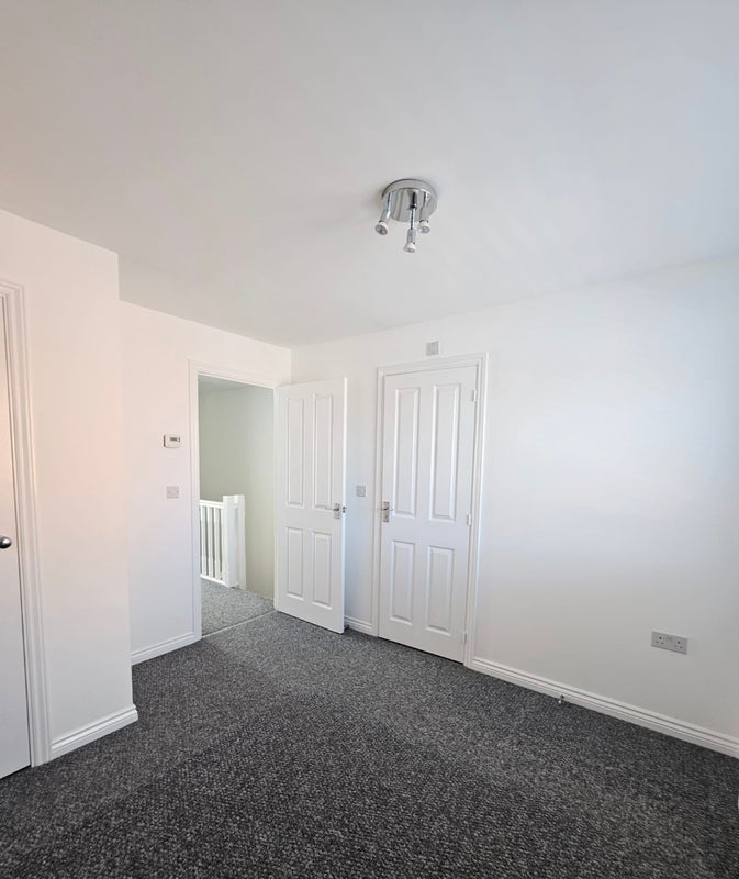 Room Portland Drive in Barry