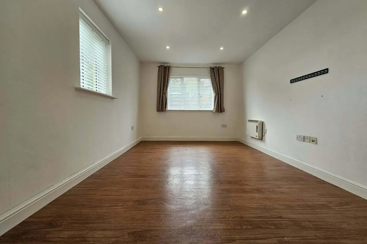 Flat Asbury Court in Sandwell