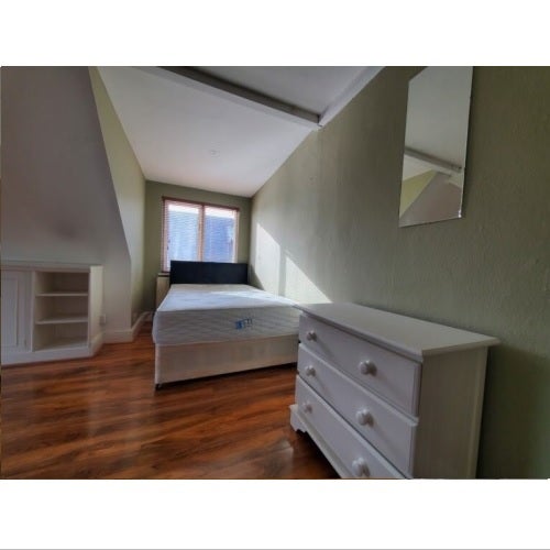 Room Lynton Road in London