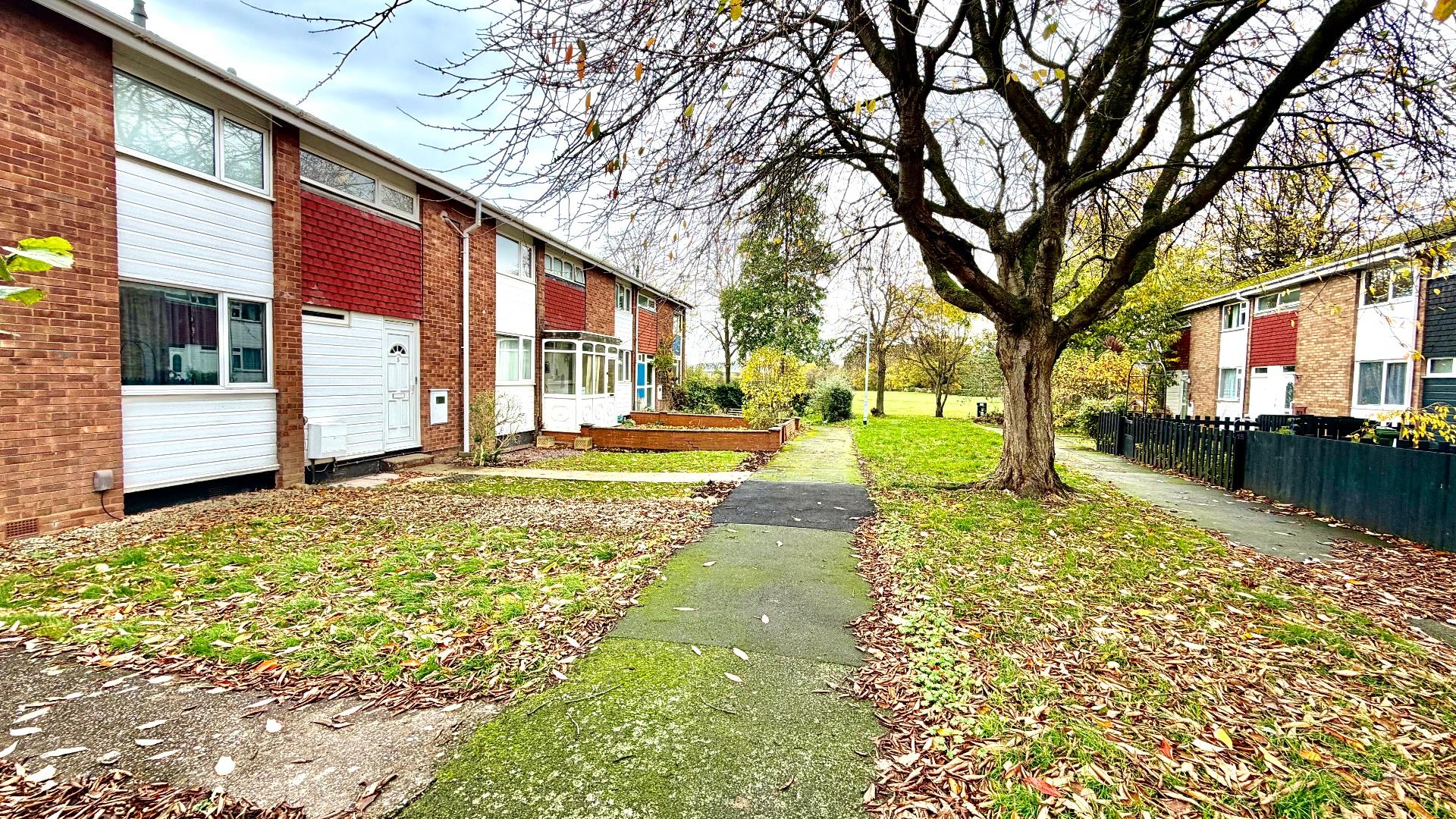 House Elizabeth Drive in Tamworth