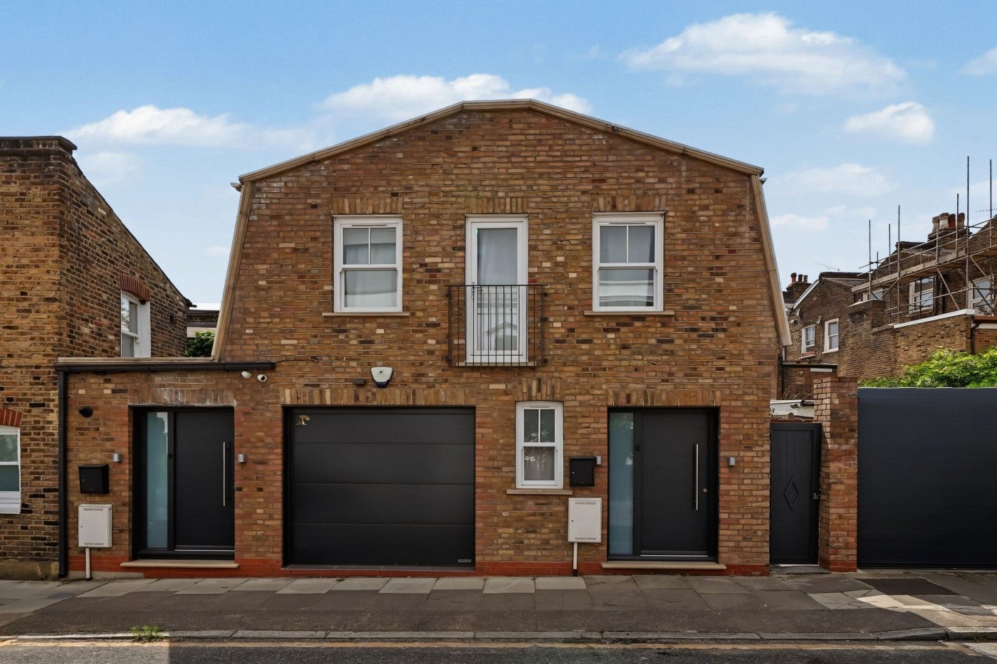 Flat Kiver Road in Greater London