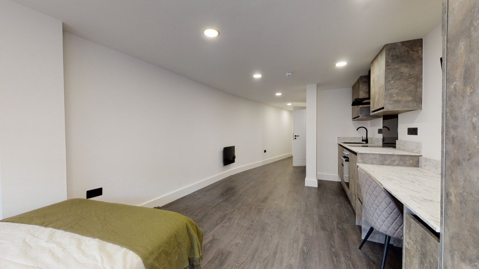 Flat Lister Gate in Nottingham