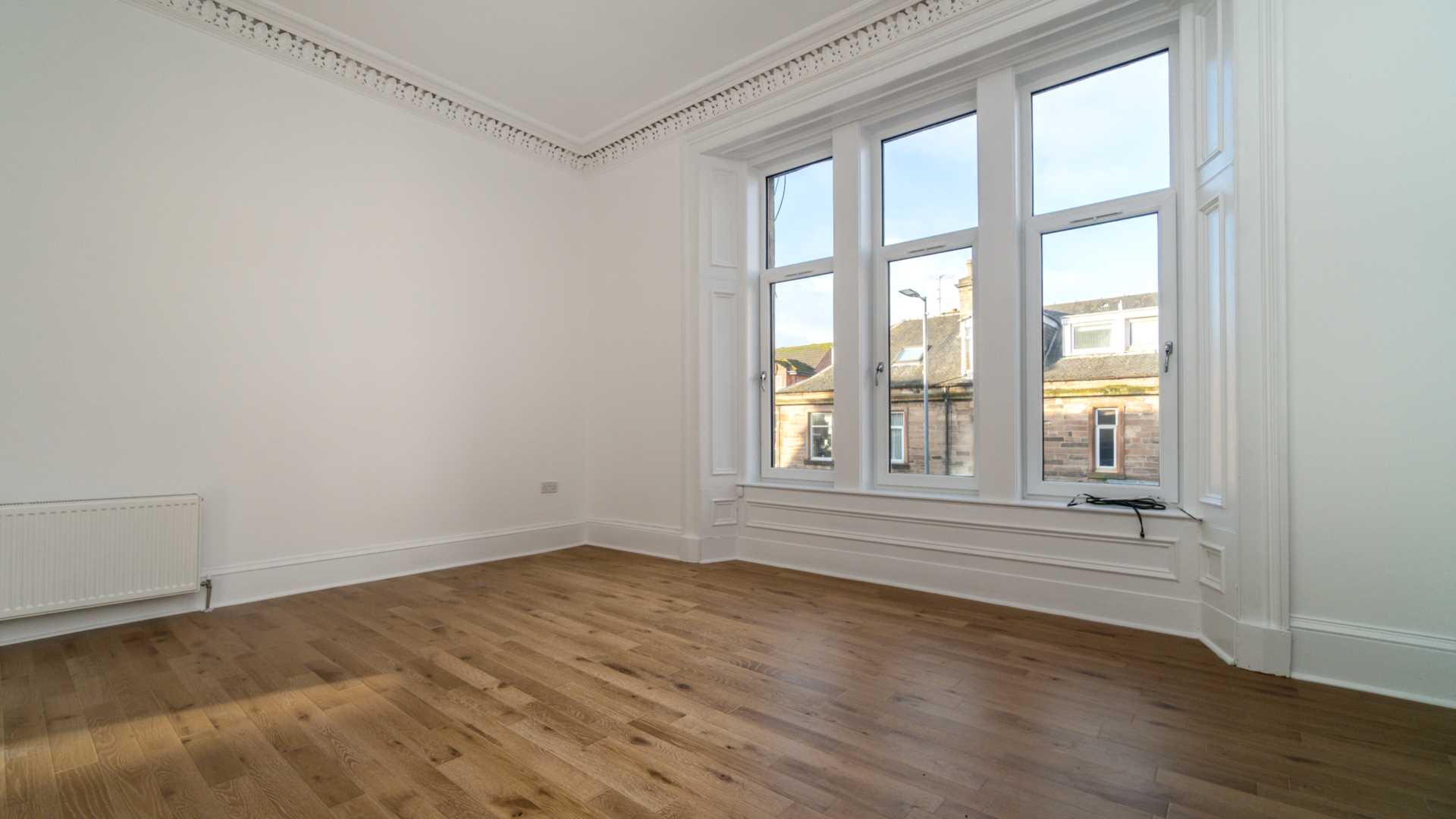 Flat Lochwinnoch Road in Kilmacolm