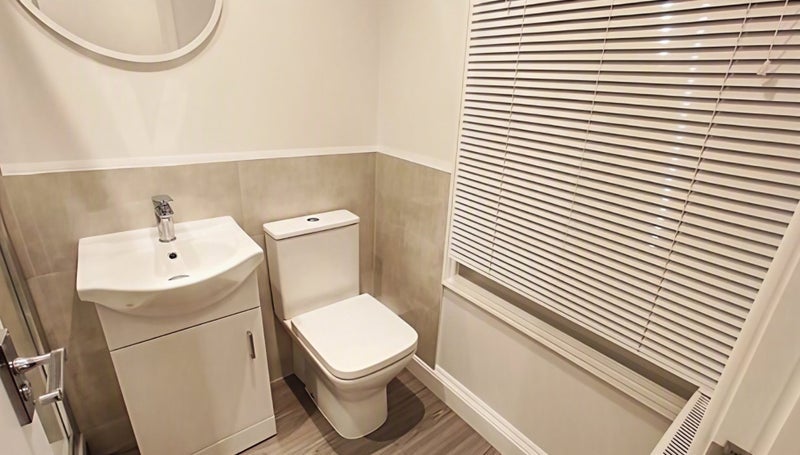 Room Sandhurst Road in Greater London
