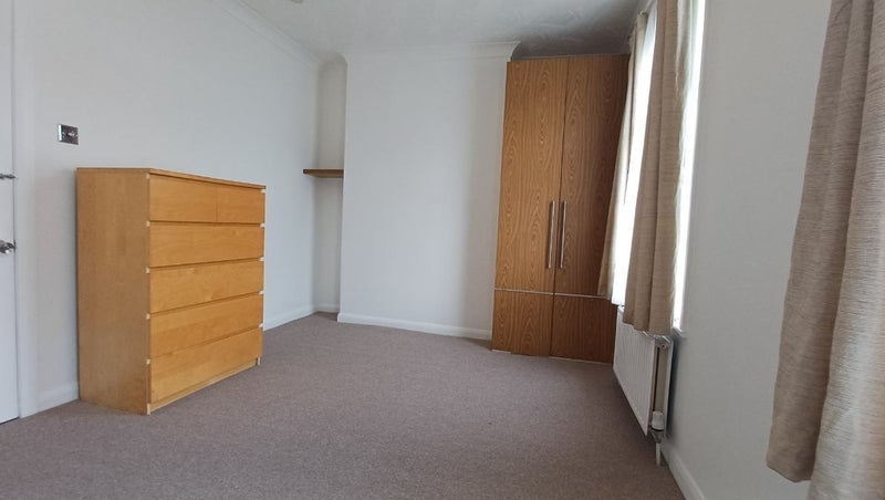 Room Sandhurst Road in Greater London
