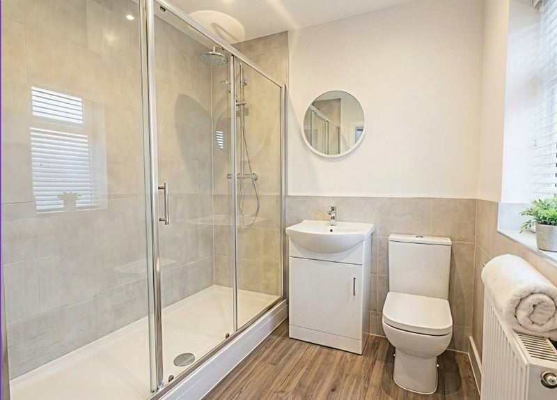Room Sandhurst Road in Greater London