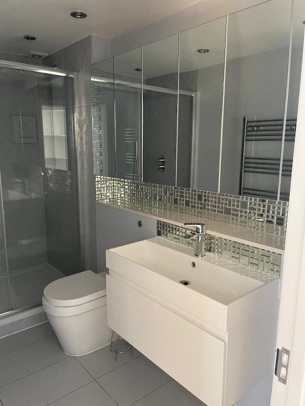 Flat Cavaye Place in Greater London