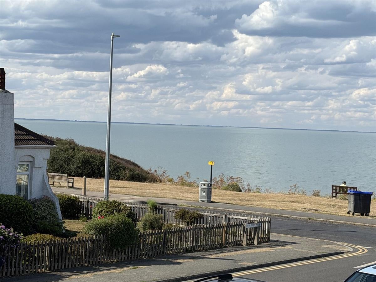 Flat Marine Parade in Whitstable