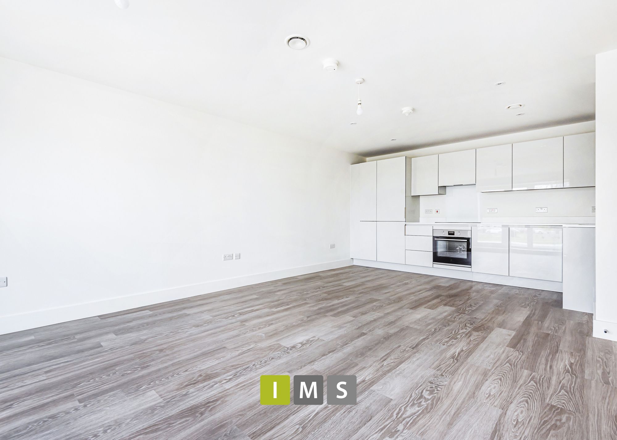 Flat Anniversary Avenue West in Cherwell District