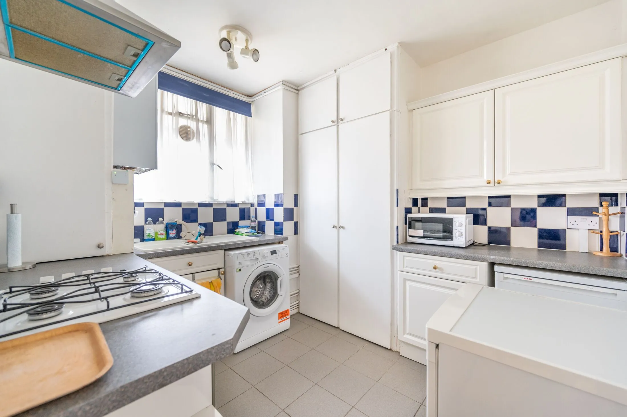 Flat Cleveland Gardens in City of Westminster