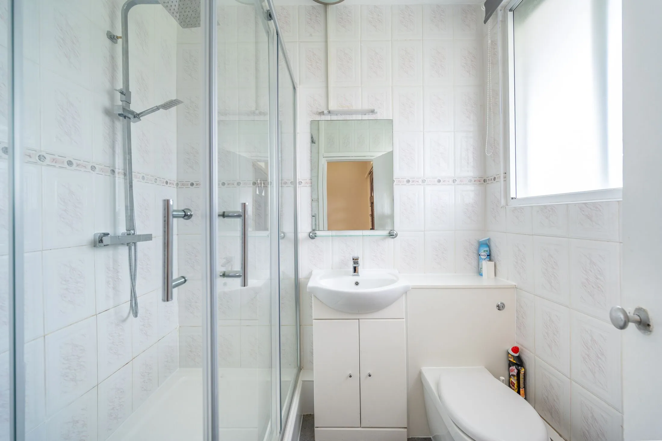 Flat Cleveland Gardens in City of Westminster