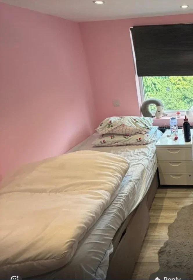Room Fulbourne Road in Greater London