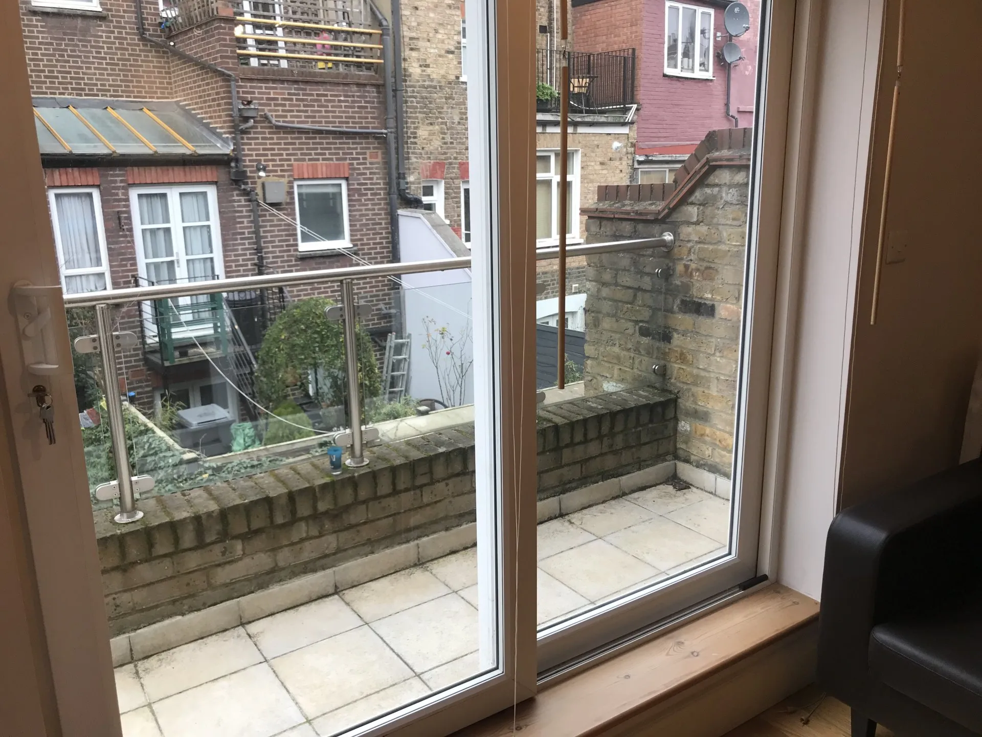 Flat Gascony Avenue in Greater London
