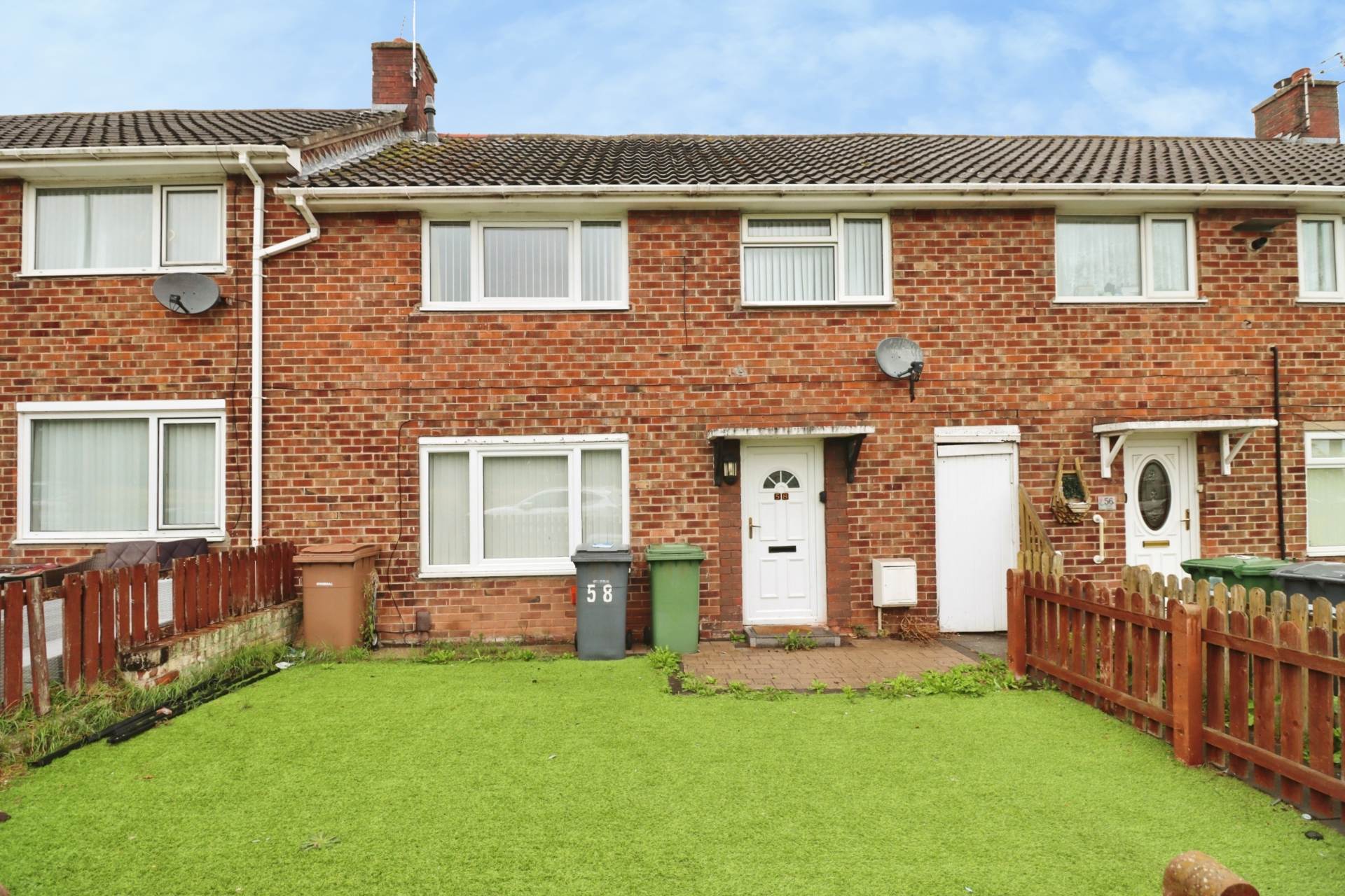 House Meadow Crescent in Upton