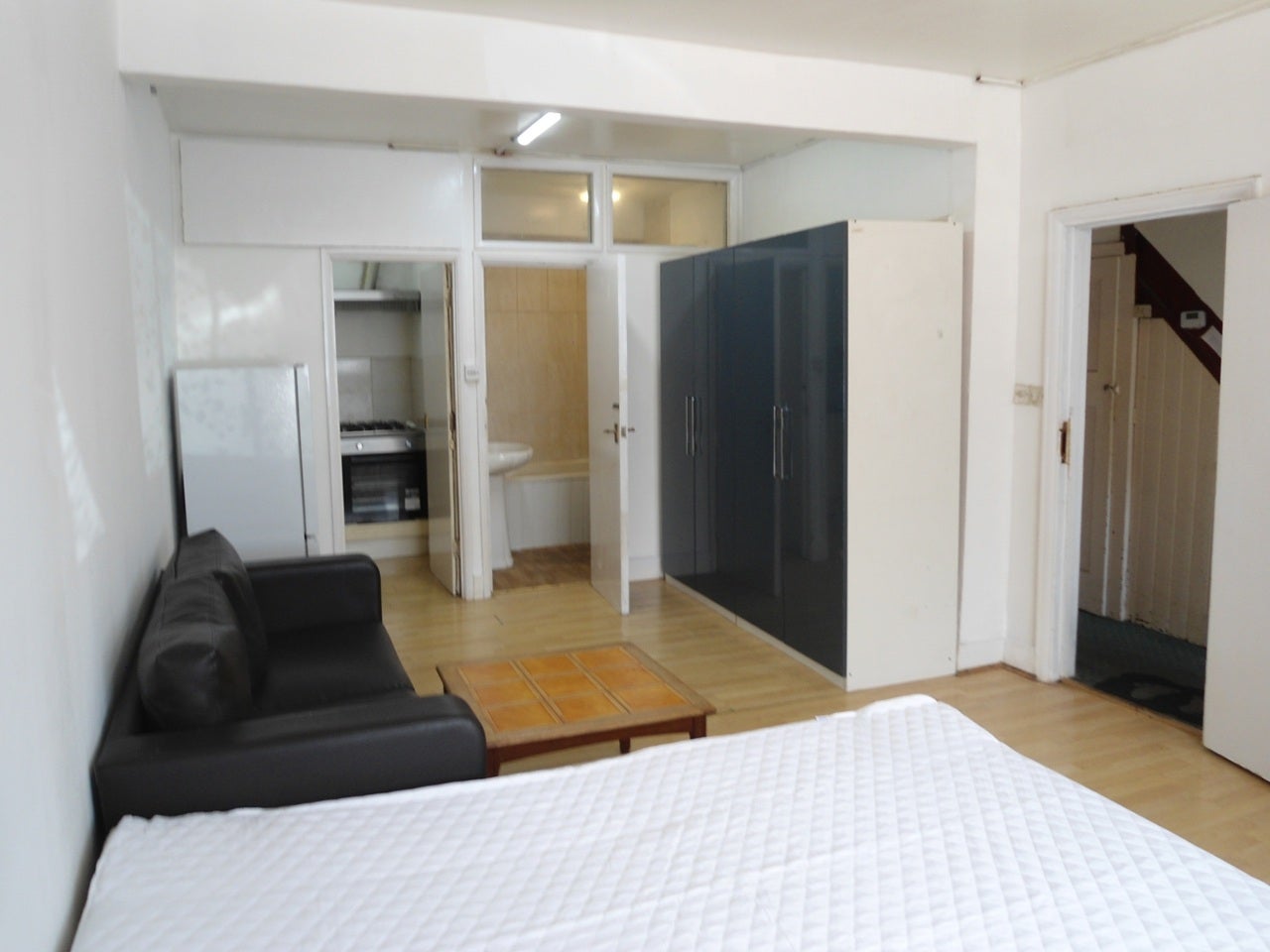 Flat Taunton Avenue in Greater London