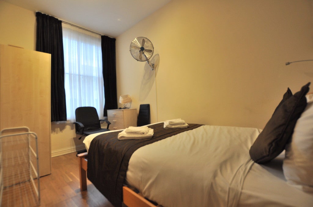 Flat Bell Lane in Greater London