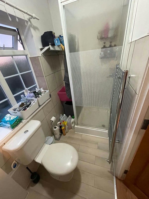 Room Summers Lane in Greater London