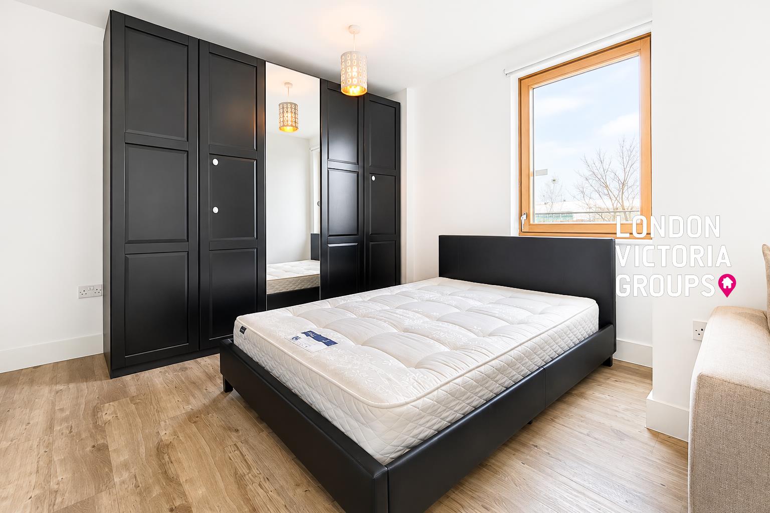 Flat St Ives Place in Greater London