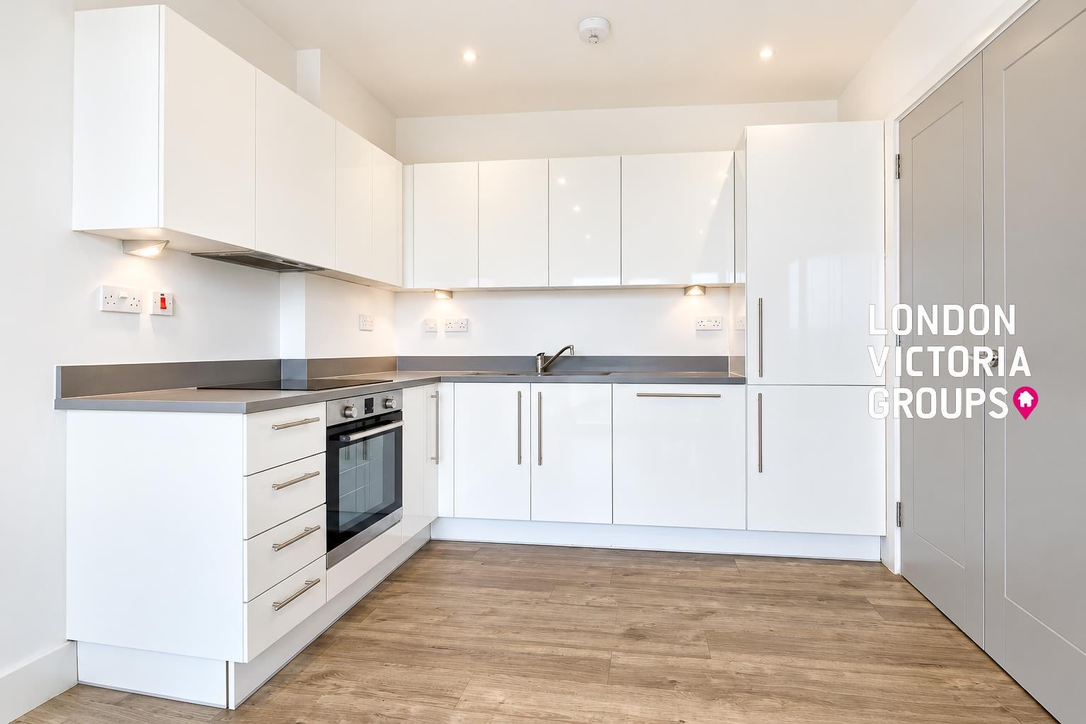 Flat St Ives Place in Greater London
