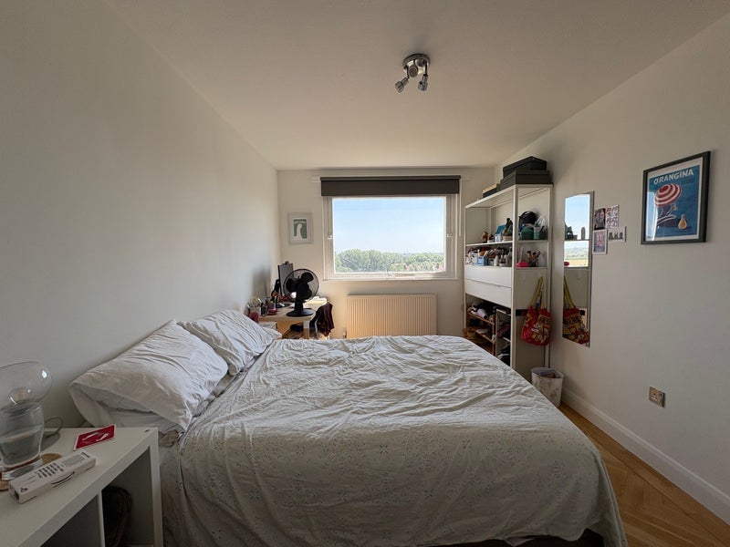 Room Daubeney Road in Greater London