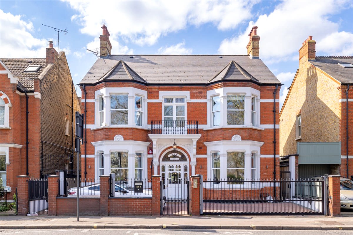 House Fulham Palace Road in Greater London