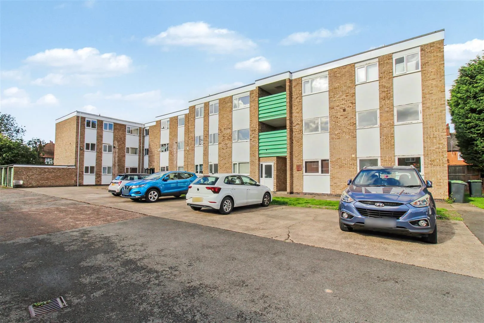Flat Broadgate Avenue in Nottingham