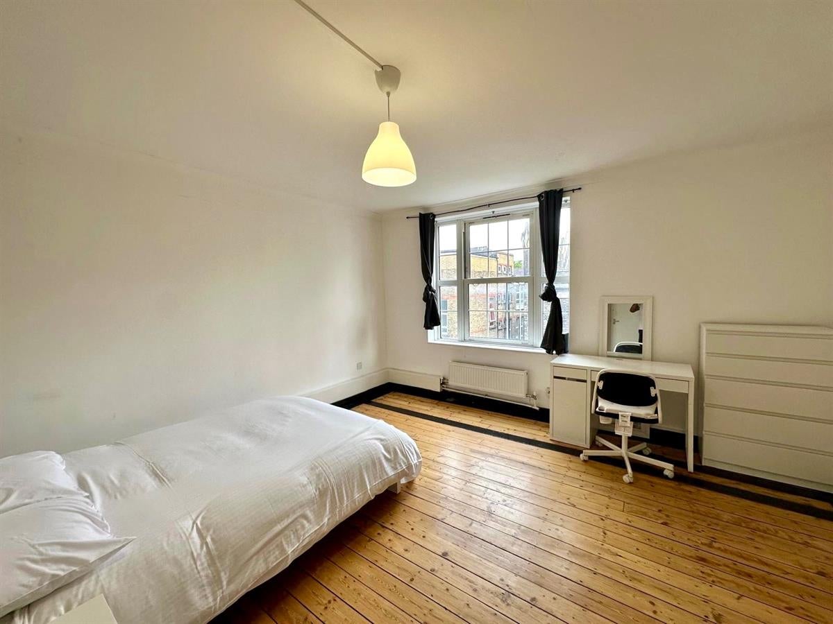 Flat Aldenham Street in Greater London