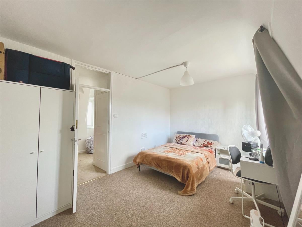 Flat Aldenham Street in Greater London