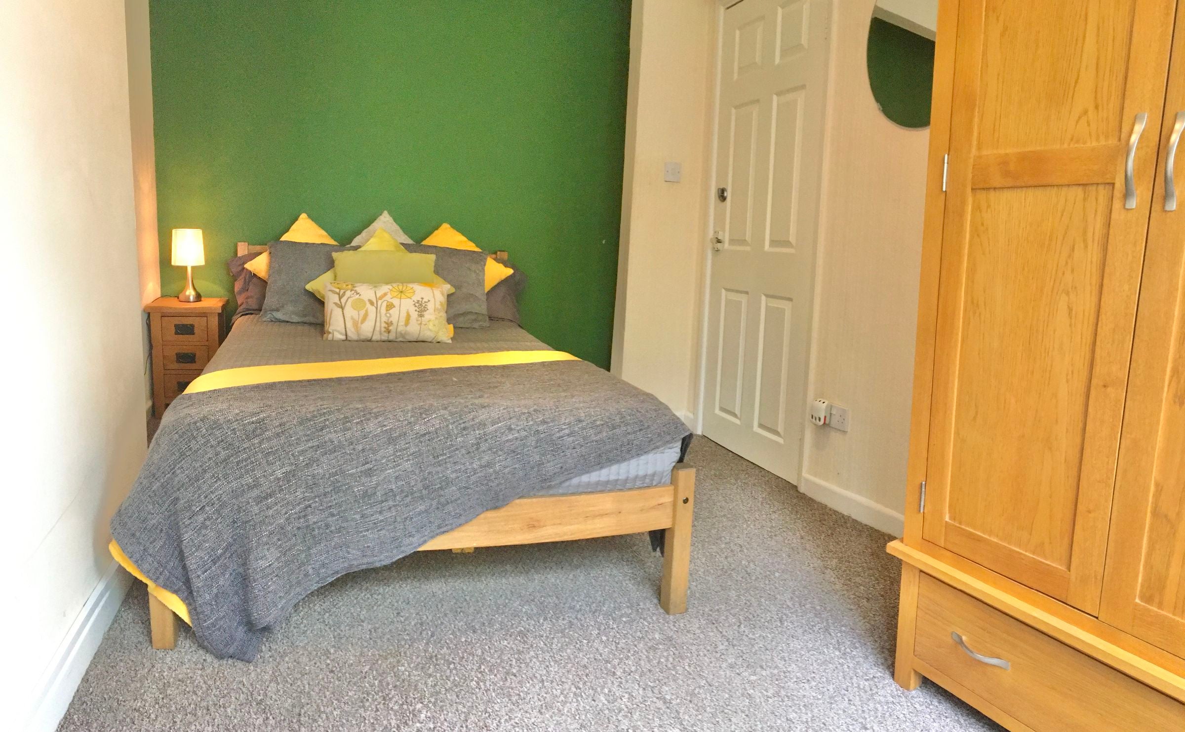 Room Bright Street in Crewe