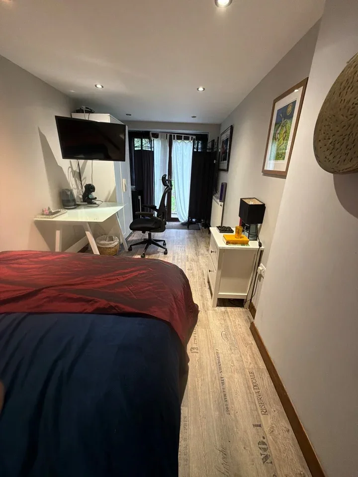 Room Sandhawes Hill in Mid Sussex
