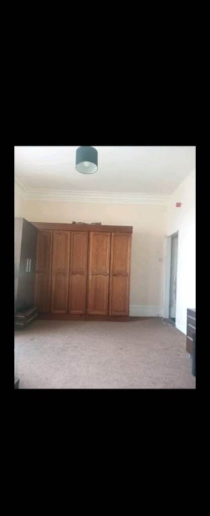 Flat Selborne Terrace in Bradford